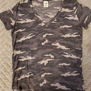 Victoria's Secret PINK
Tee